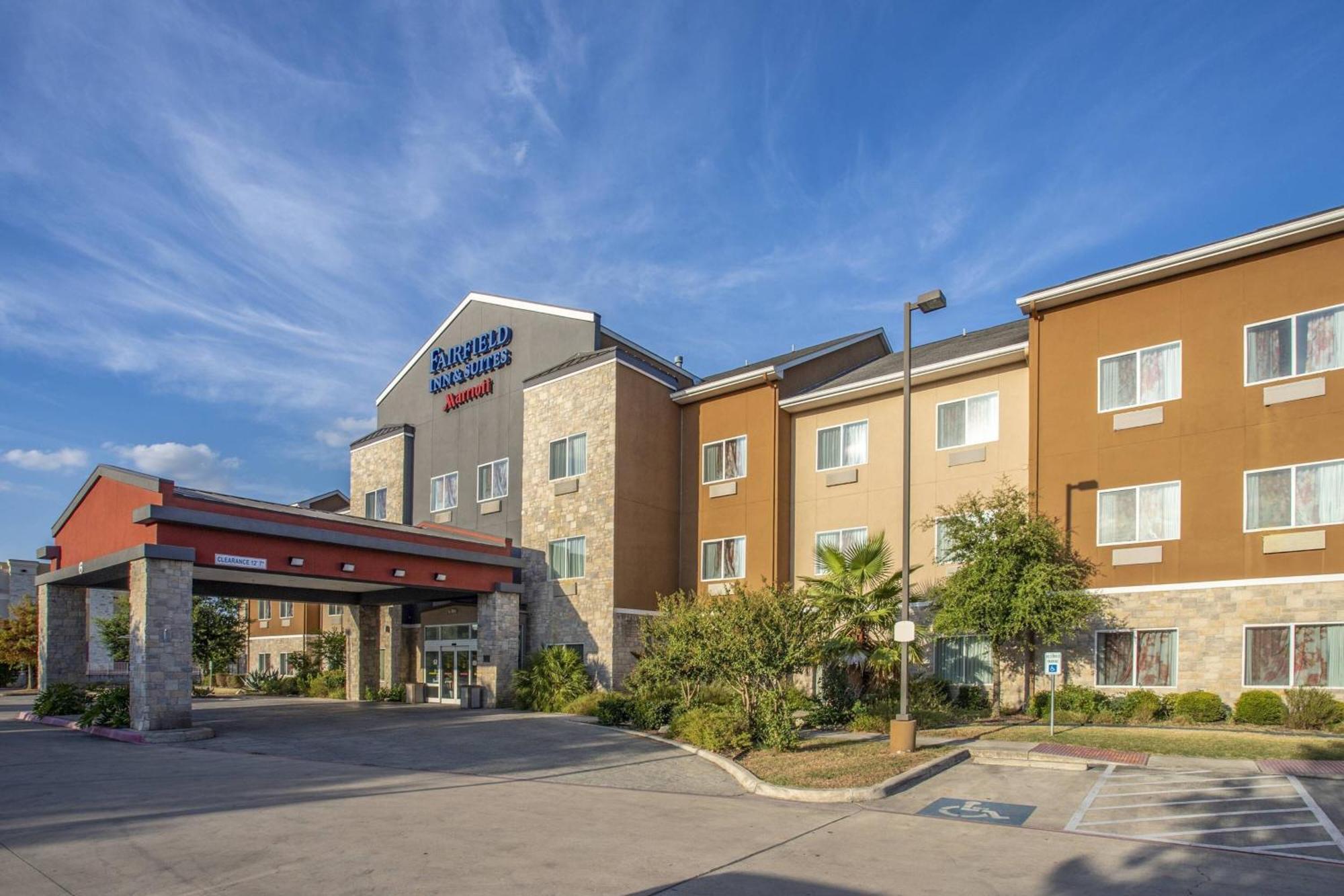 Fairfield And By Marriott San Antonio Hotel 3*